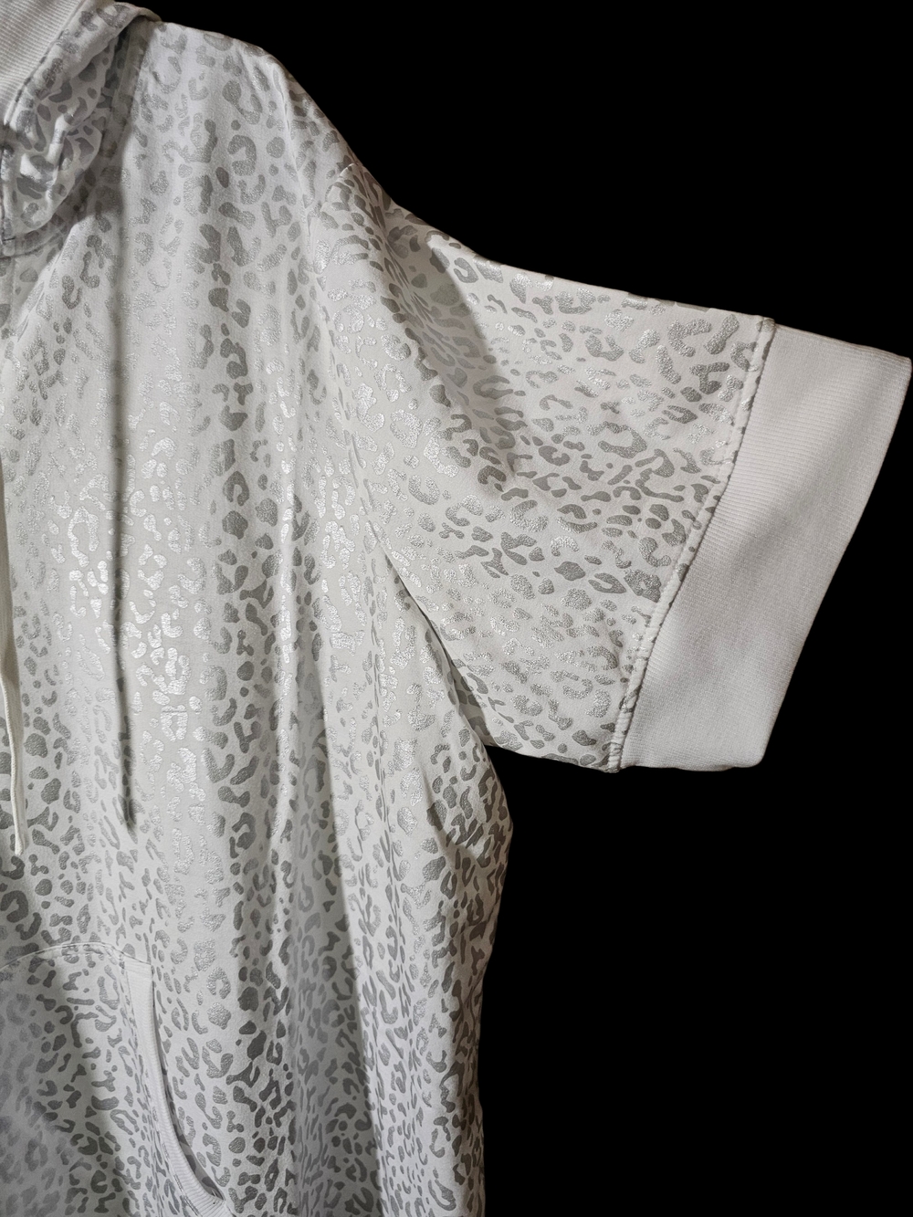 NWT Jane and Delancey White Leopard Print Hooded Short-Sleeve Sweatshirt - Picture 2 of 4